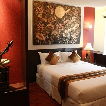 Mirth Sathorn Hotel Bangkok Luaran gambar