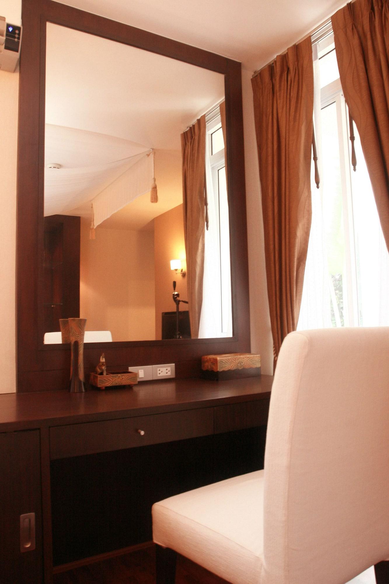 Mirth Sathorn Hotel Bangkok Luaran gambar