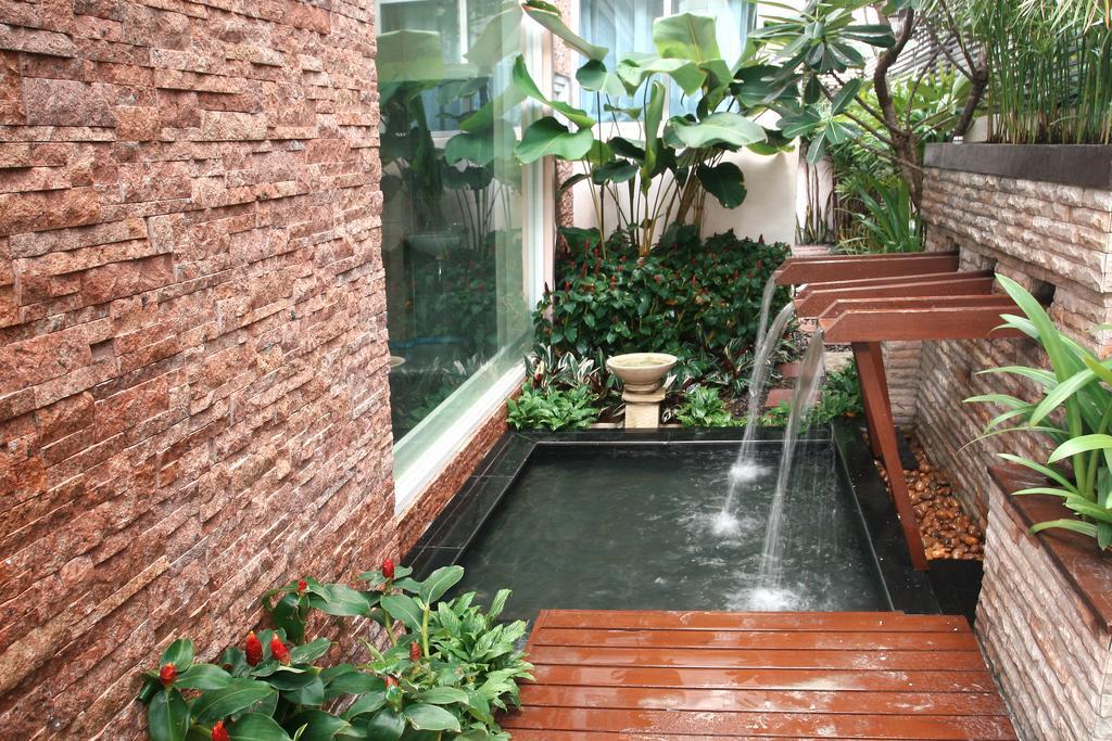 Mirth Sathorn Hotel Bangkok Luaran gambar