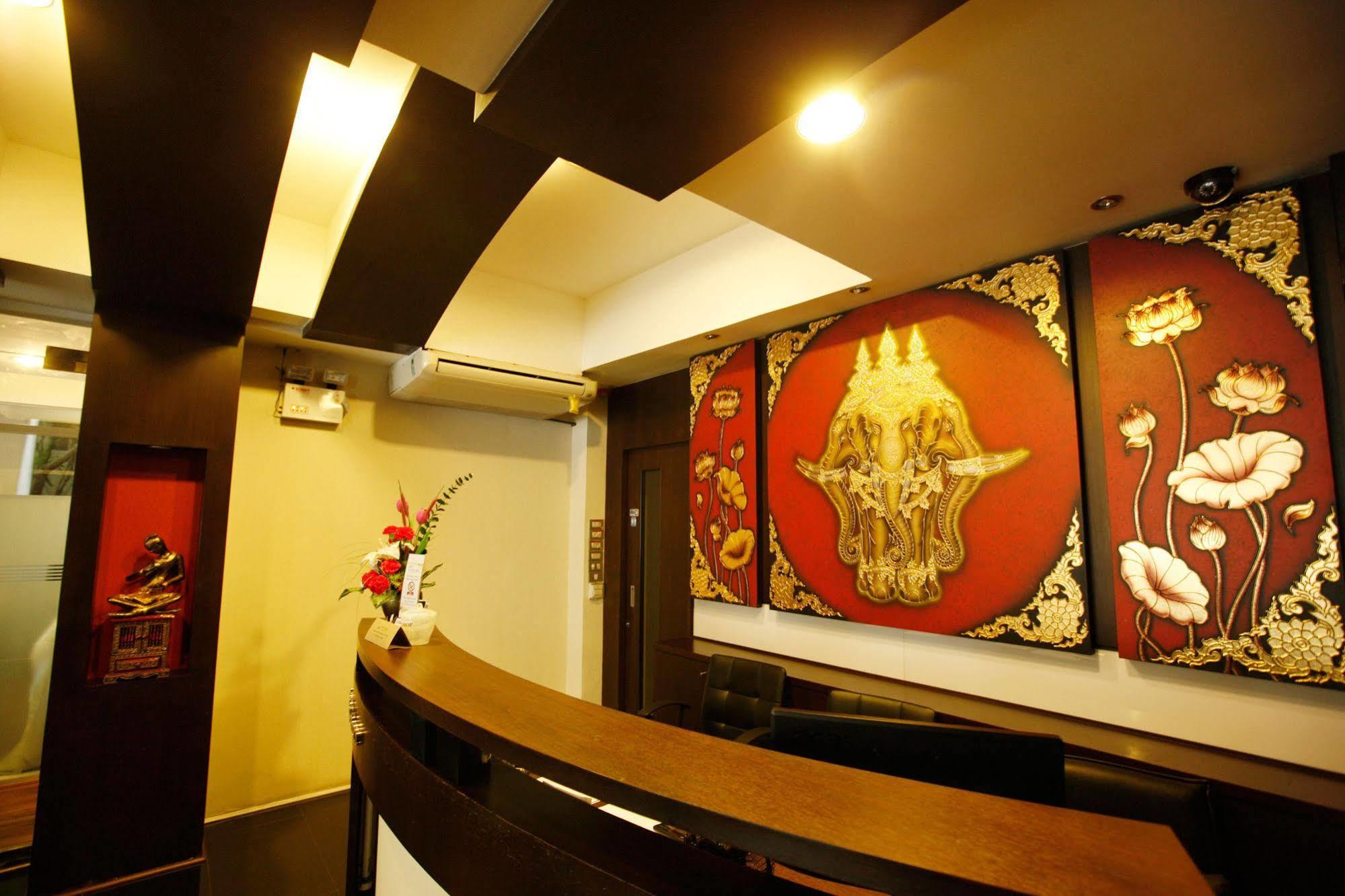 Mirth Sathorn Hotel Bangkok Luaran gambar