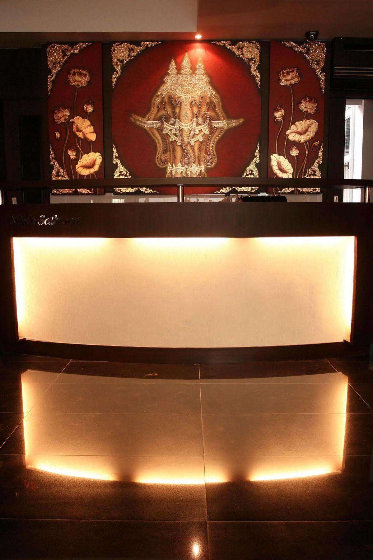 Mirth Sathorn Hotel Bangkok Luaran gambar